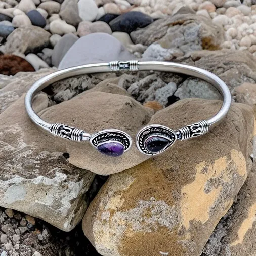 Amethyst - Cuff bracelet