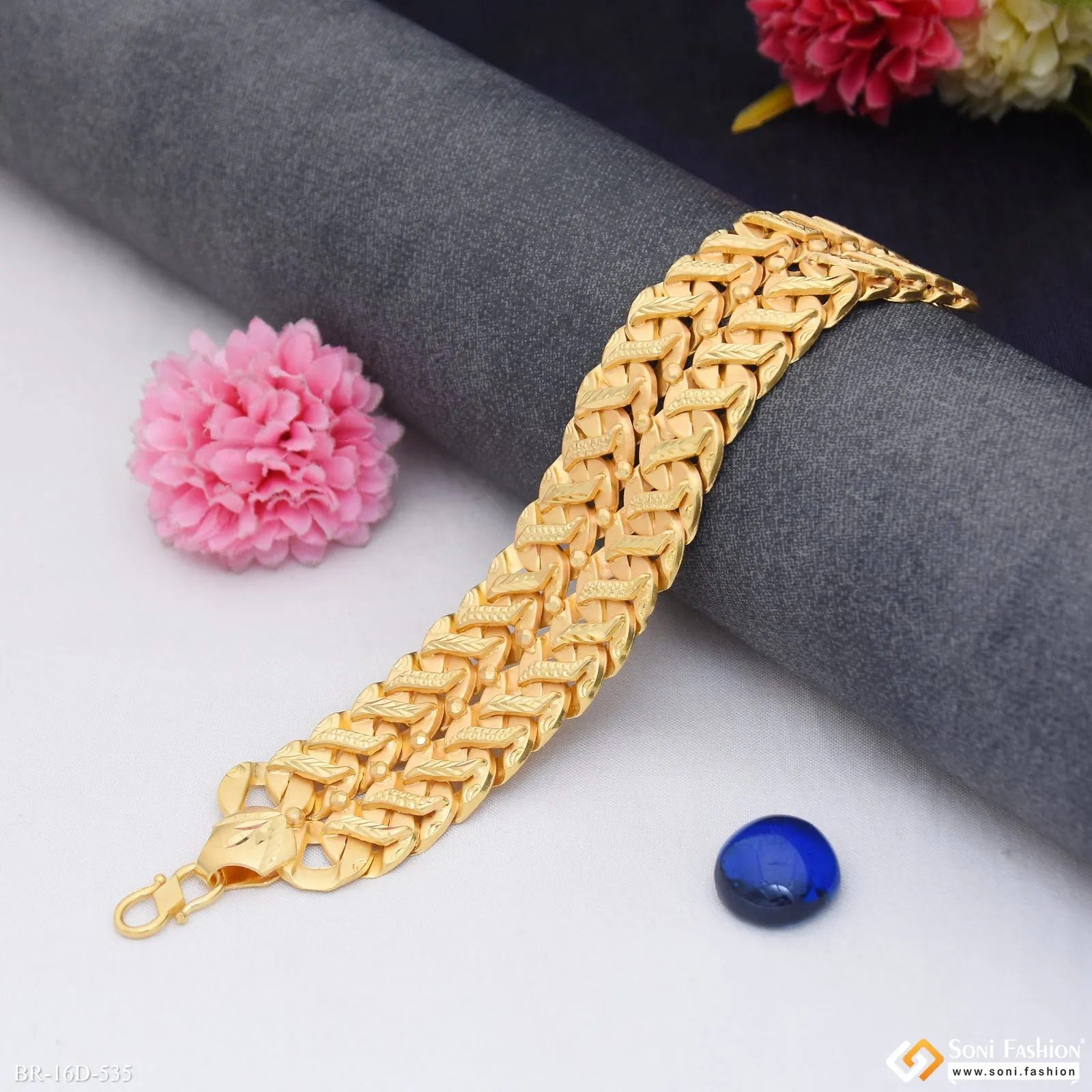 Excellent Design Gold Plated Pokal Bracelet for Men - Style D535