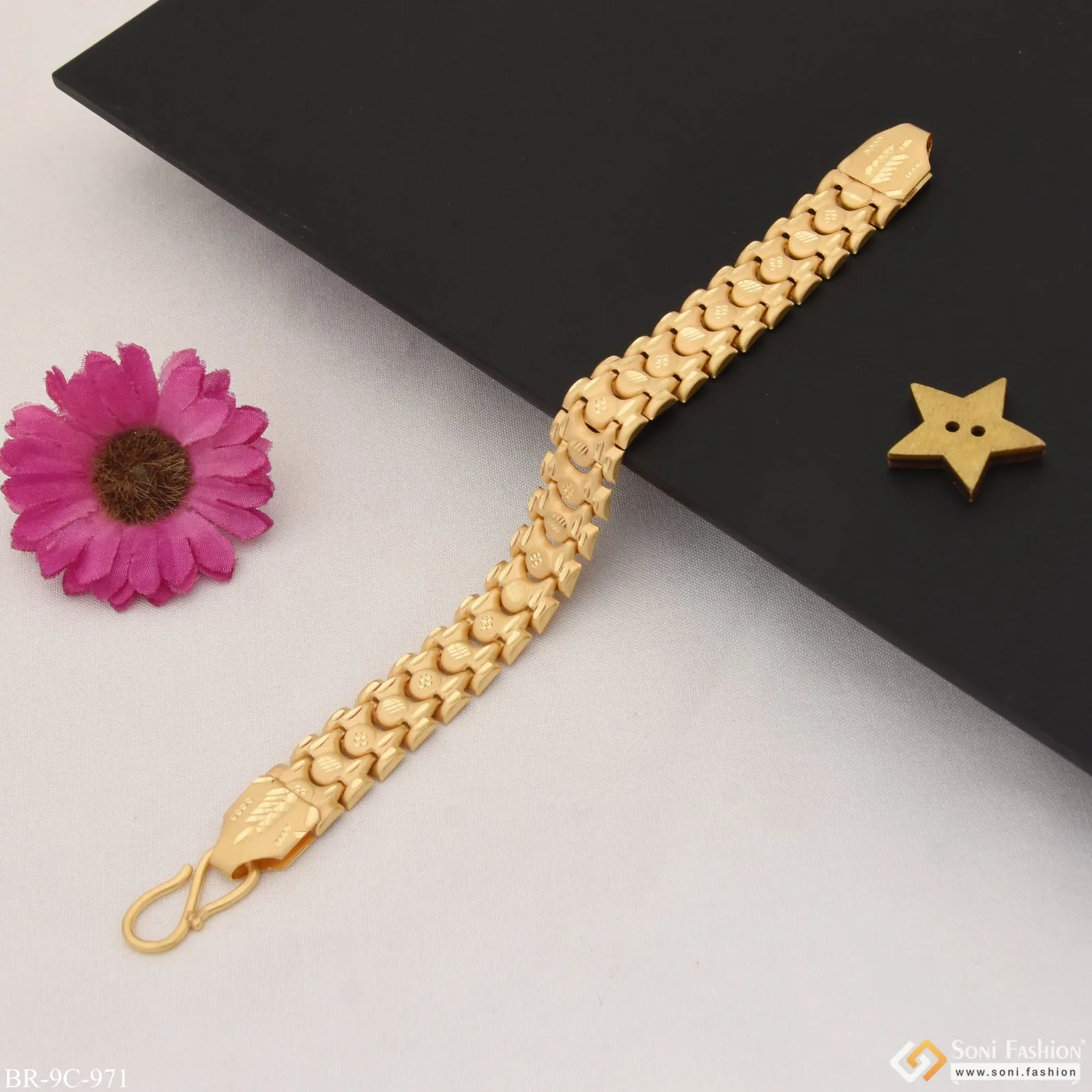 Exceptional Design High-Quality Gold Plated Bahubali Bracelet for Men - Style C971