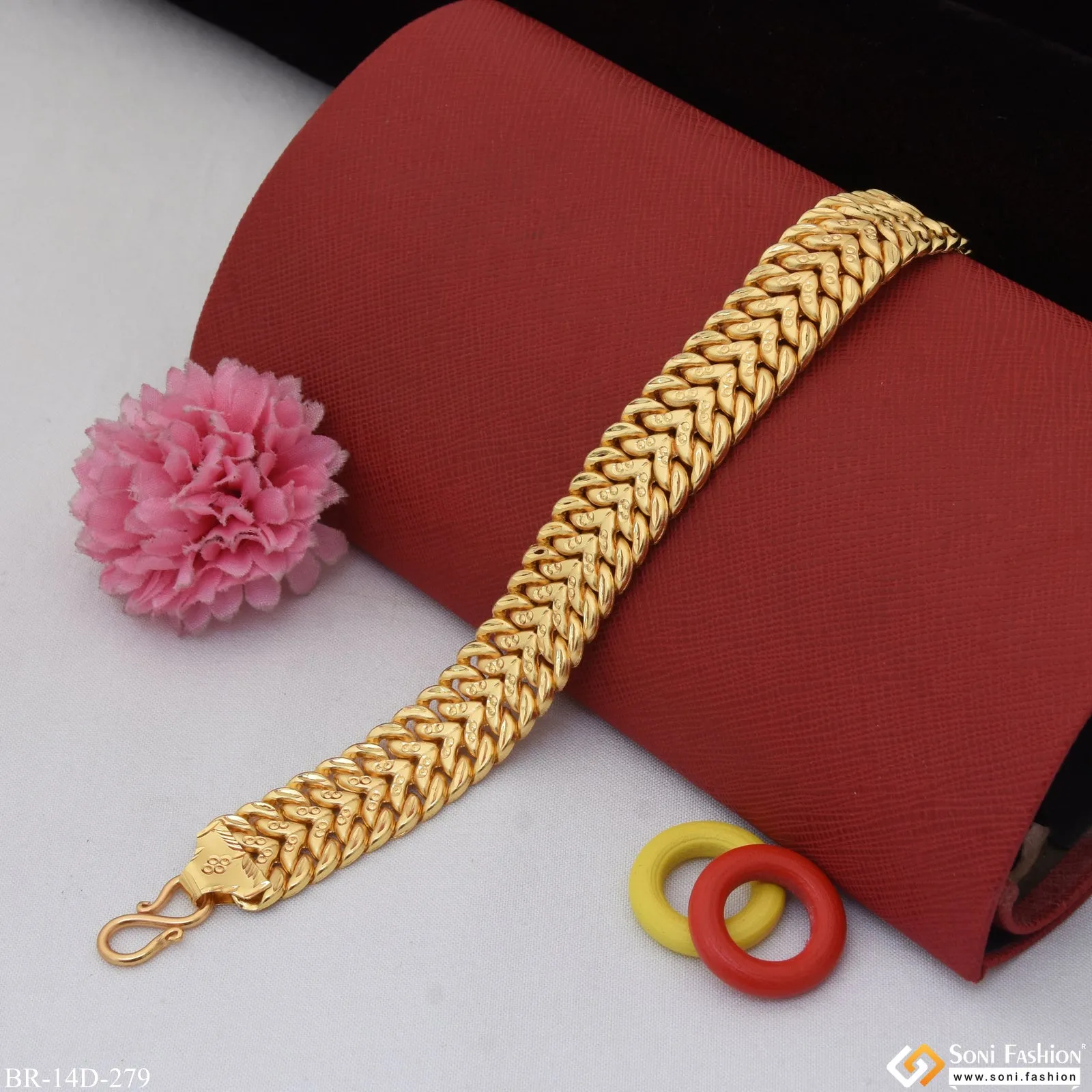 Expensive-Looking V Design Pokal Bracelet For Men - Style D279