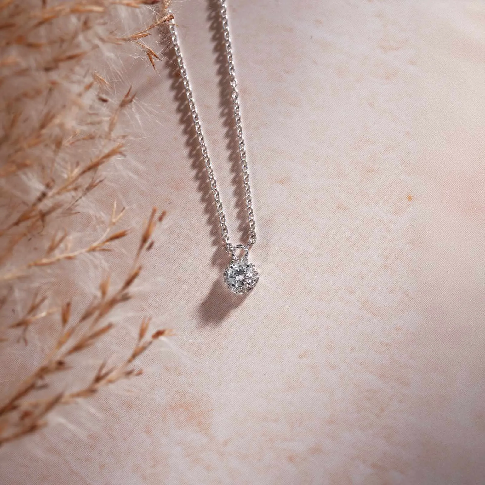Little Charming Solitaire Necklace